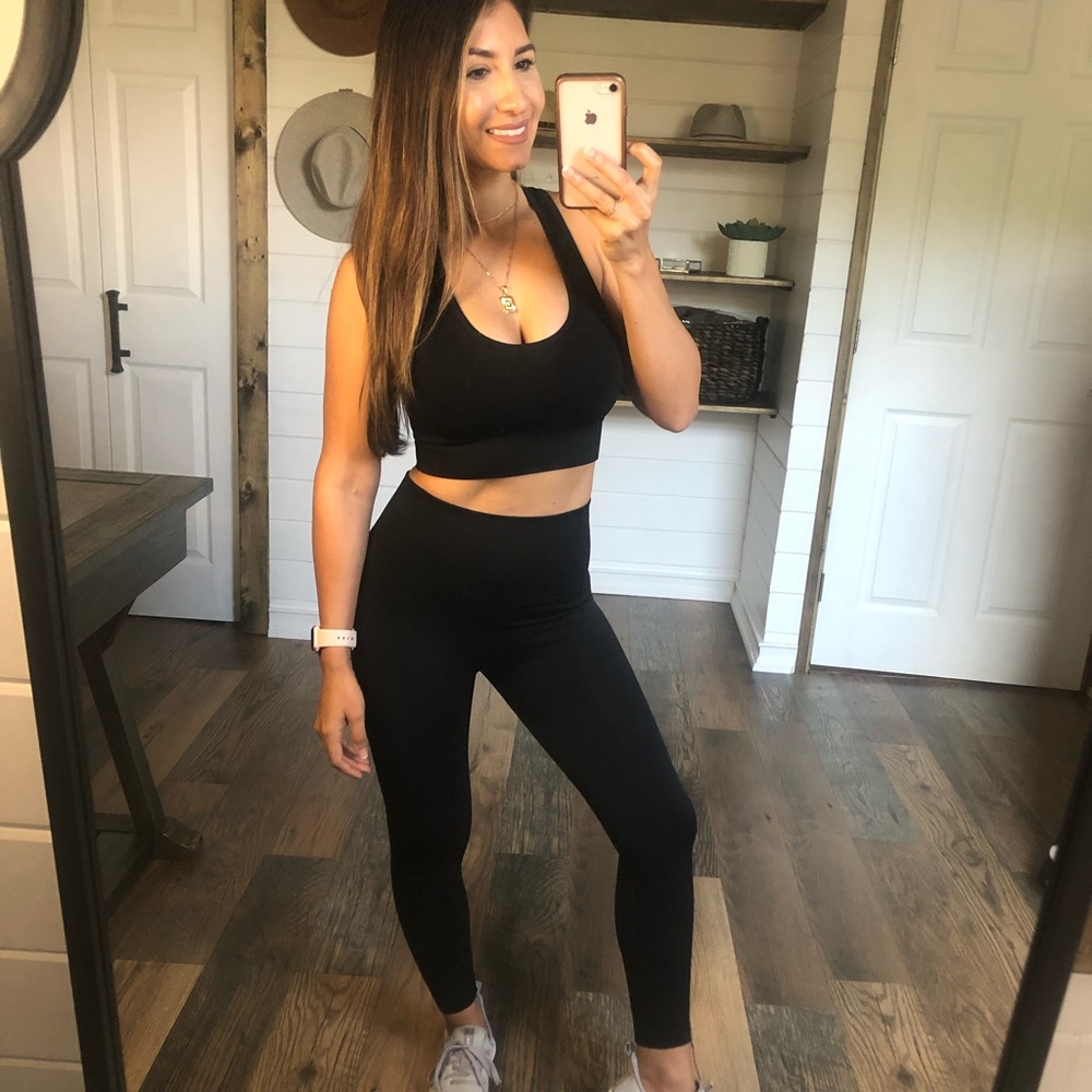 Black Seamless Workout, Yoga Two Piece Set - Picture 3 of 8